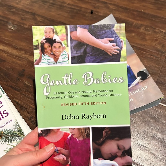 Essential Oil Guide Books - Picture 4 of 4